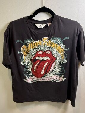 H&M Men's Black Rolling Stones Graphic Tee - Red Logo